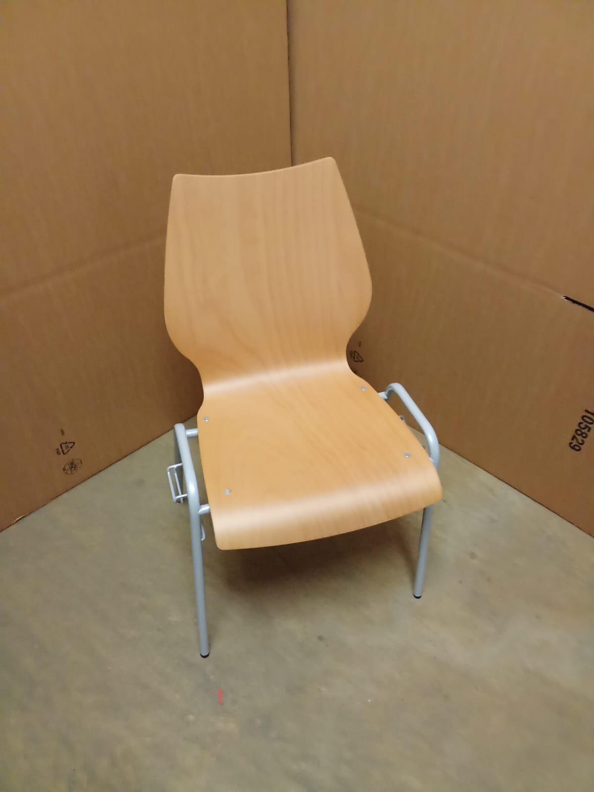 Konferenzstuhl   Sonderposten   Gestell grau