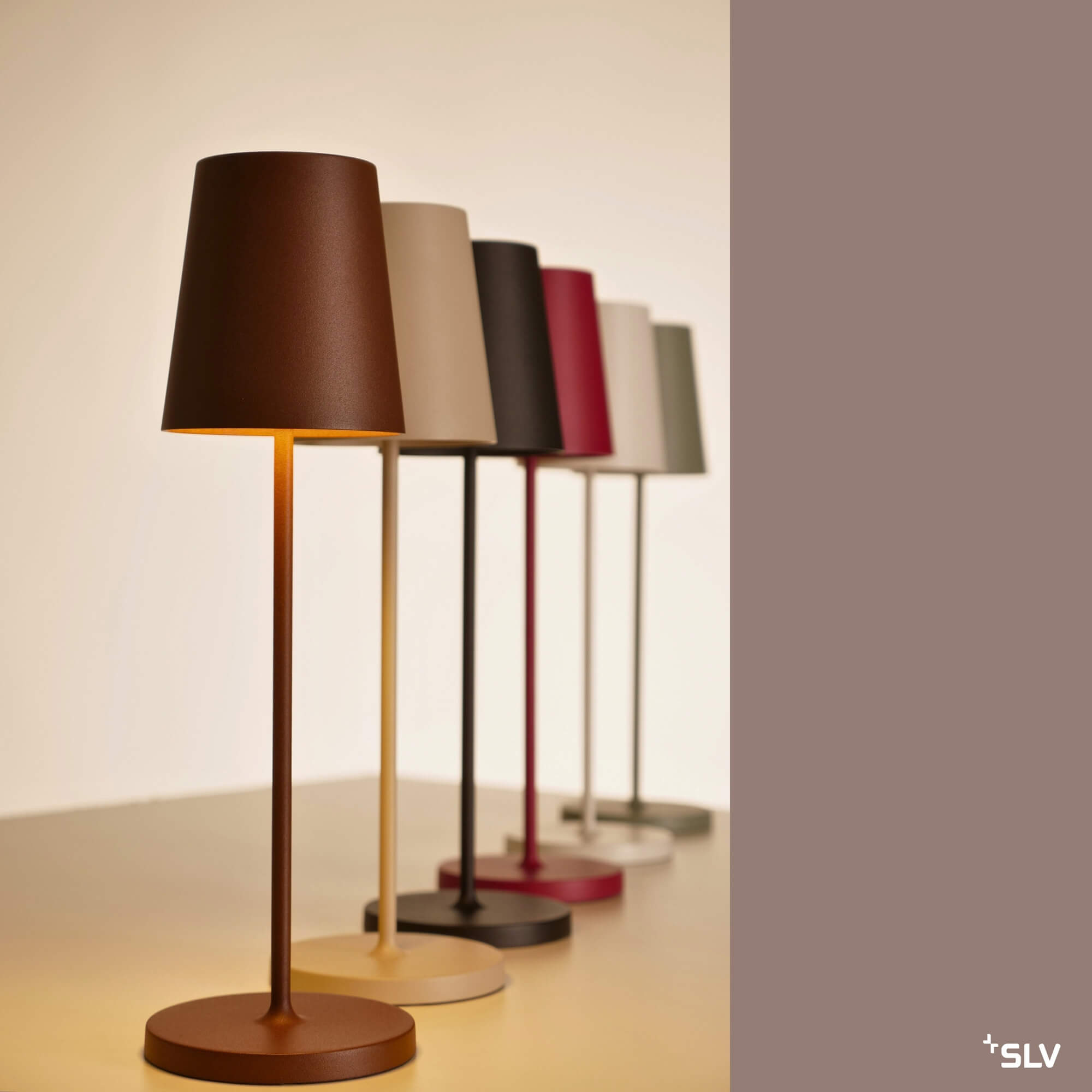 Outdoorlampe Vinolina Two in verschiedenen Farben als moderne Leuchtenserie